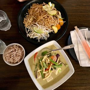 Pad Thai and Green curry at Samata Vegan House in Hollywood