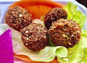 Falafel bites at Sandwich Falafel W Bas in Aqaba