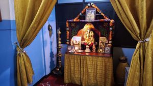  at Nagalingam's Bhavan in Kandy