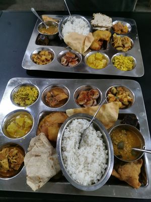 Indian thali at Nagalingam's Bhavan in Kandy