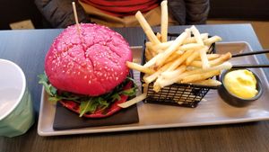 Beetroot burger at Hale & Hearty in Waterloo
