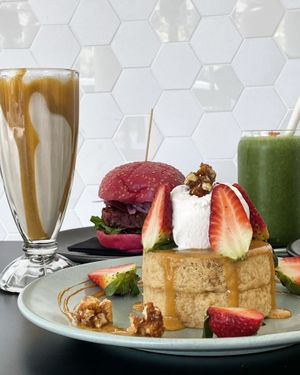 Plant Comfort Food at Hale & Hearty in Waterloo