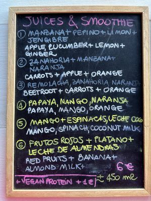 Säfte und Smoothies #Veganuary at Happy Cactus in Fuerteventura