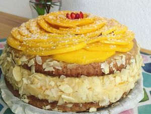 Otro cumple, otra tarta! Vegan&gluten-free ?? mango-cake #govegan #veganfoodporn #glutenfreecake #goveg#eatme#birthdaycake#fuertevegan#happycactuselcotillo #happycactusisastateofmind  @ El Cotillo at Happy Cactus in Fuerteventura