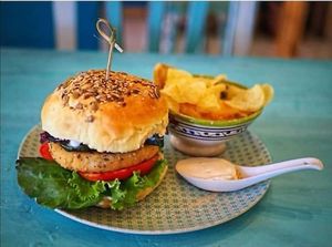 Happy Burger 😋 at Happy Cactus in Fuerteventura