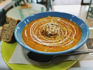 Creamy carrots and sweet potatoes soup with rice_pie & vegan parmigiano. 🥕❤️🍠 #veganfood #confortfood #happycow #crueltyfree #veganfuerteventura #fuertevegan #happycactus at Happy Cactus in Fuerteventura