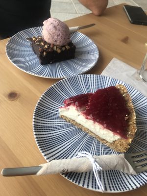 Brownie y cheesecake at Happy Cactus in Fuerteventura