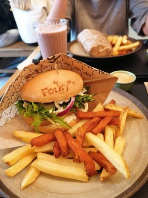 vegan chickenburger with mixed fries :) at Forky's - Veleslavinova in Prague