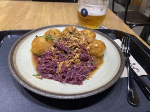 Klöße, Rotkohl, Soße  at Forky's - Veleslavinova in Prague