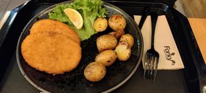 Fried schnitzel at Forky's - Veleslavinova in Prague