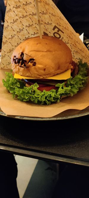 Cheese burger at Forky's - Veleslavinova in Prague
