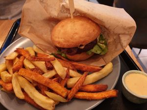 french burger at Forky's - Veleslavinova in Prague