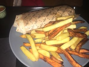 Kebab and fries at Forky's - Veleslavinova in Prague