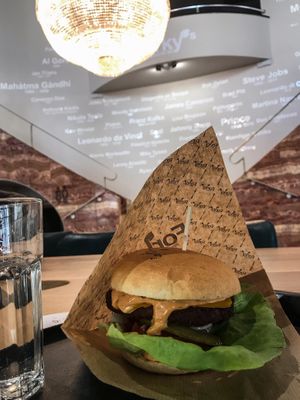 Vegan burger at Forky's - Veleslavinova in Prague