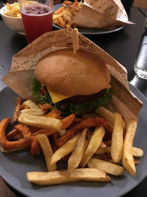 Cheeseburger! at Forky's - Veleslavinova in Prague