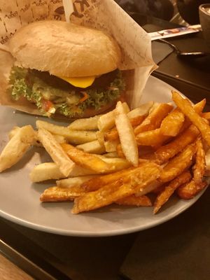 Cheeze burger with regular and sweet potato fries at Forky's - Veleslavinova in Prague