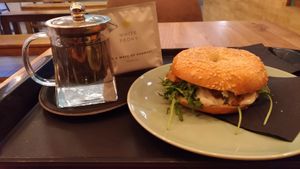 Seitan bagel and a cuppa at Forky's - Veleslavinova in Prague