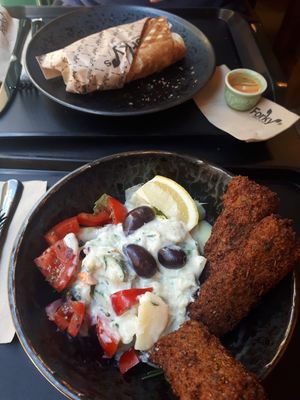 Mediterrane Bowl with Quinoa sticks (bottom), Kebap style wrap with mixed fries and BBQ dip (top) at Forky's - Veleslavinova in Prague