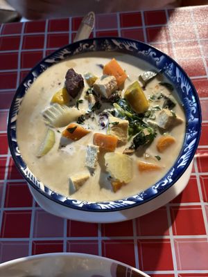 Green curry   at Organic Vegetarian Food by Mrs. Pong in Koh Phangan