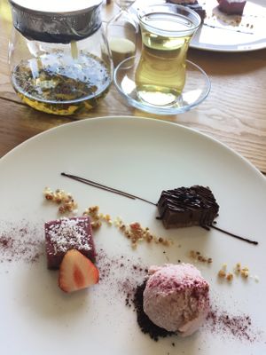 assortiment de petits desserts at Hikari Shokudo in Nasushiobara