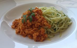 Esparguete em Salsa com Bolonhesa de Soja at Amor e Hortelã in Porto