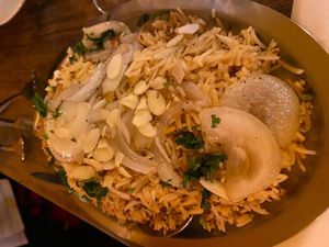 Onion rice with almonds and coriander  at Lassani in Courbevoie