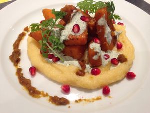 Crème de polenta, légumes confits, sauce verte, coriandre, grenade at SOJI in Marseille