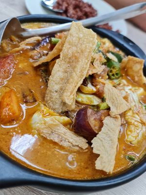 Fish head curry, thick and not too spicy at SHU Vegetarian 蔬方斋 in West Singapore
