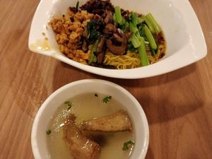 Dried noodles at Maitree Cafe 慈素轩 in Central Singapore