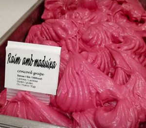 Grapes and strawberries. at La Provençana in Lhospitalet De Llobregat