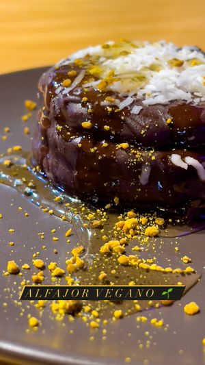 Alfajor at La Bruja Vegan Foods in Antigua