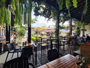 Setting at La Bruja Vegan Foods in Antigua