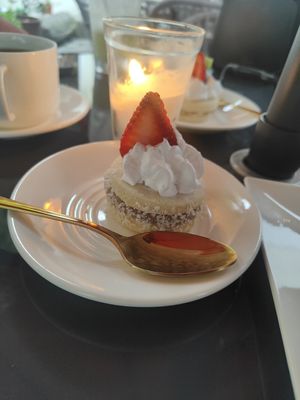 Alfajor con mantequilla de maní at La Bruja Vegan Foods in Antigua