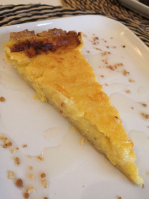 Lemon almond pie at Une Cuillère Pour Maman in Bergerac