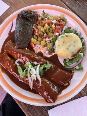 Plato mixto vegano   at Mercado Organico La Cosecha in Oaxaca