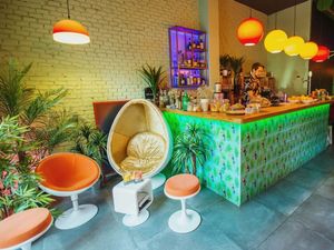 entrada y barra / entrance and bar at Floripa in Barcelona