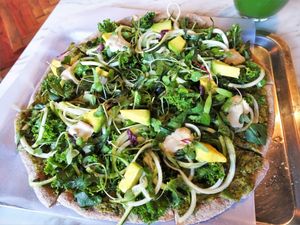 Pizza verde at Makeout Colombia in Bogota