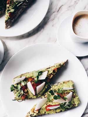 Avocado toast at Makeout Colombia in Bogota