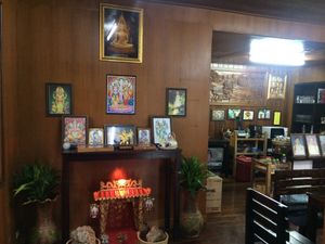 Inside restaurant B at Waengbun Lampang in Lampang