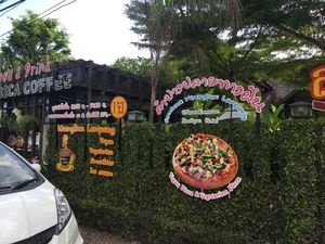 Outside the restaurant  at Waengbun Lampang in Lampang