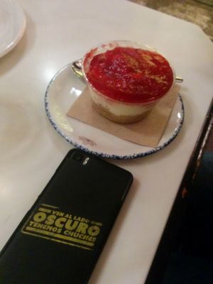 Strawberry cheesecake at Celicioso Barquillo in Madrid