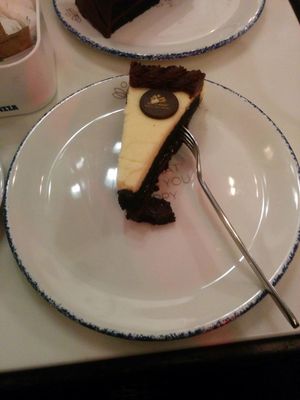 Black velvet vegan cake at Celicioso Barquillo in Madrid