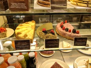 Raw cakes at Celicioso Barquillo in Madrid