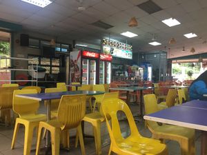 Inside canteen / Coffeeshop  at Hong Huat Vegetarian Food 宏發(斋)素食 in Central Singapore