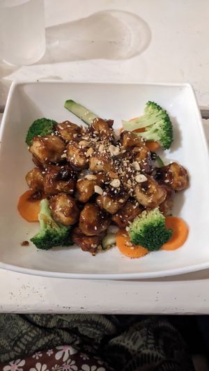 Sesame tofu bowl at Vida Hermosa in Playa Hermosa