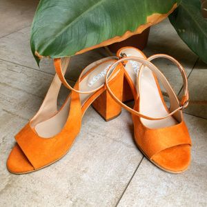 Customized sandals at Furture Scarpe e Accessori Cruelty Free in Rome