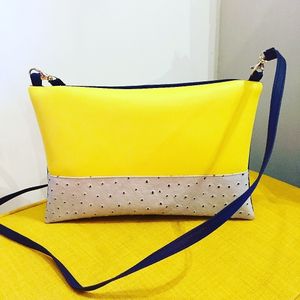 Nice hand-made bag with shoulder strap at Furture Scarpe e Accessori Cruelty Free in Rome