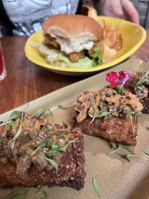 Rice cake appetizer and sandwich   at Prana Vegetariano - JB in Rio De Janeiro