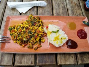 Review: Look no further for a great #breakfast if in the #Pineslopes #Johannesburg area in #SouthAfrica than #DoppioZero

At R64.00 you are served tofu scrambled with turmeric, mus at Doppio Zero - Pineslopes in Johannesburg