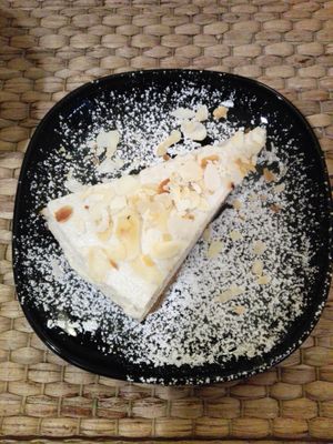 Cheesecake végétal at Vegetalicia in Namur